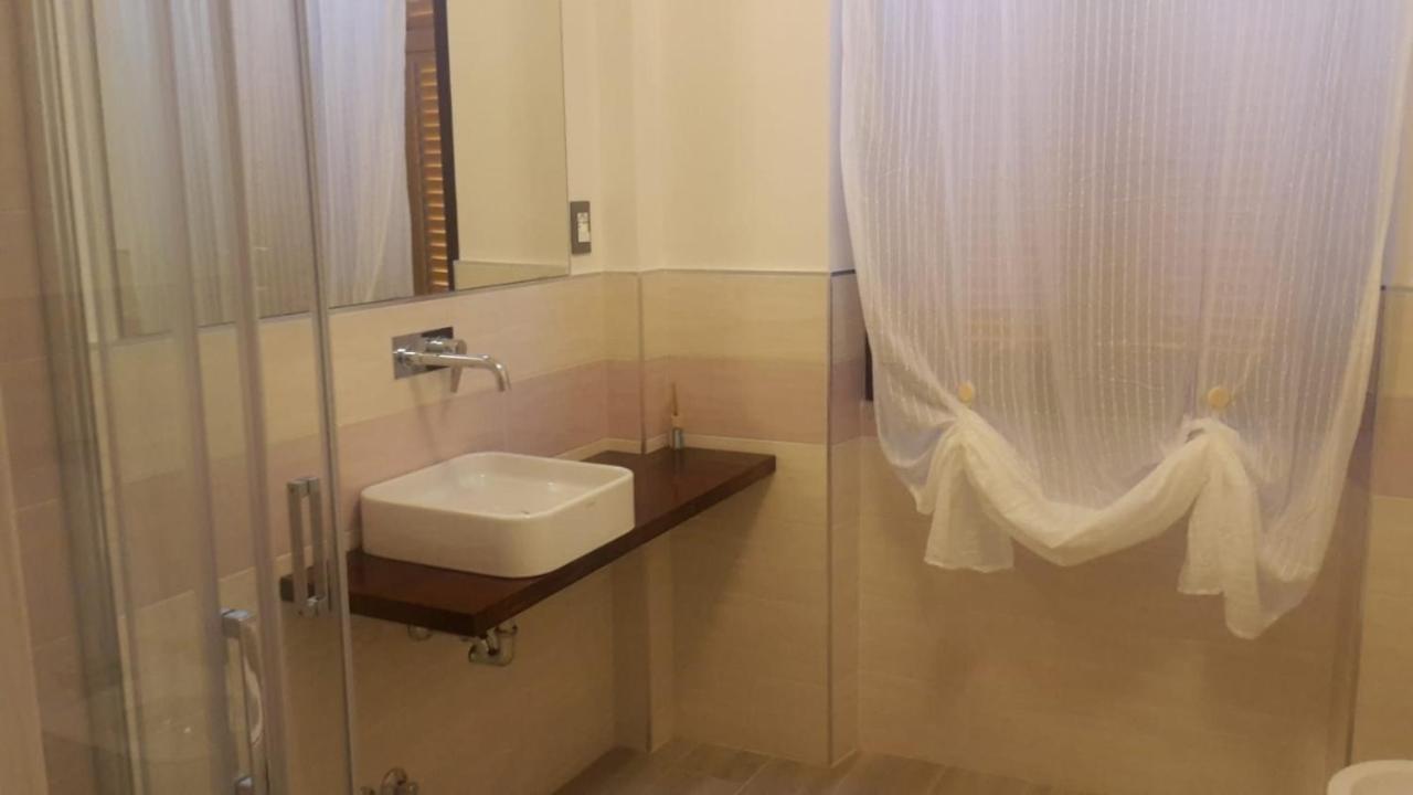 Brezza Marina Bed & Breakfast Marina Di Carrara Exterior photo