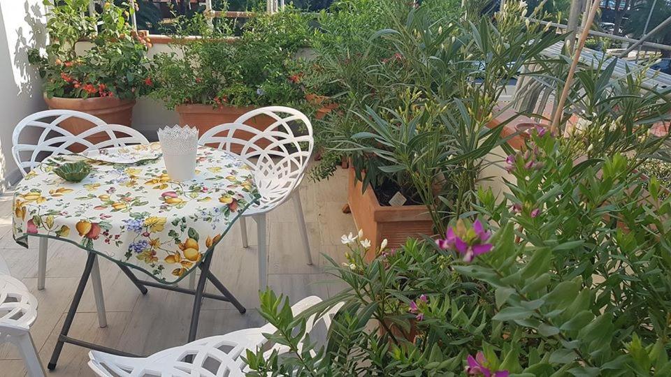 Brezza Marina Bed & Breakfast Marina Di Carrara Exterior photo